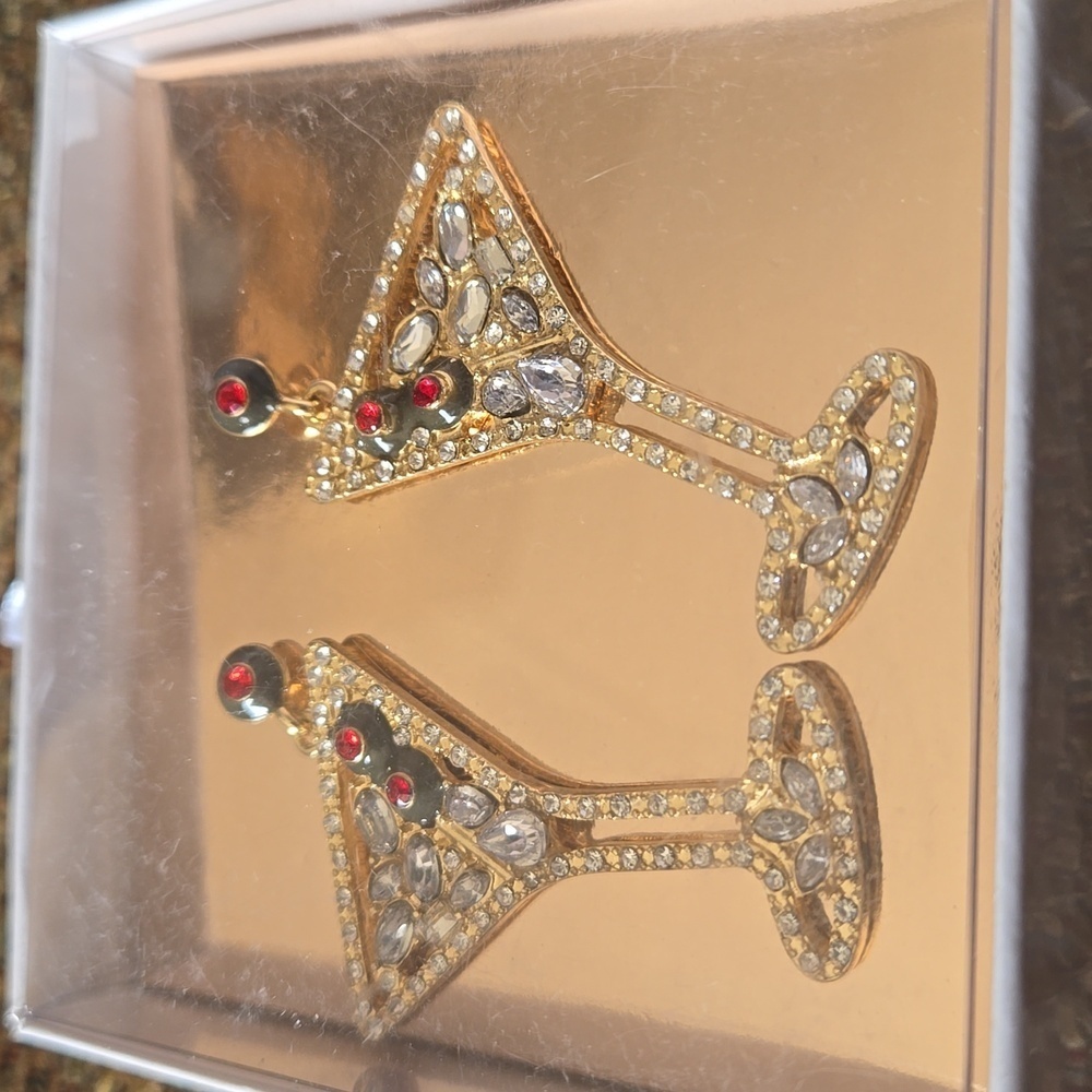Martini earings, nwt